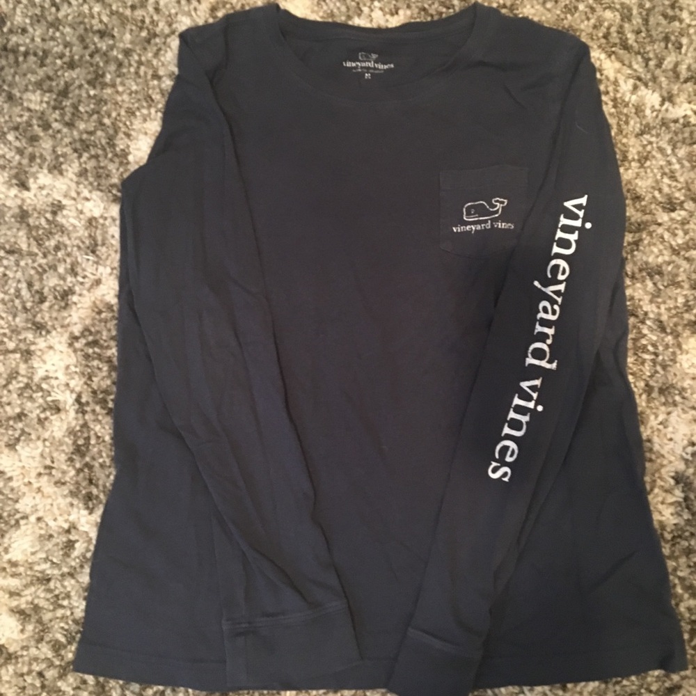 Navy Vineyard Vines logo long sleeved T-shirt